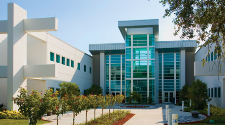 Palm Beach Gardens campus photo